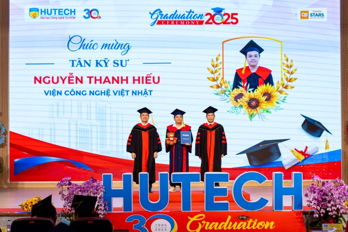 [Video] Những khoảnh khắc tri ân đầy tự hào tại Lễ trao bằng 13Win13 link đăng nhập đợt 2/2025 13WIN13 117