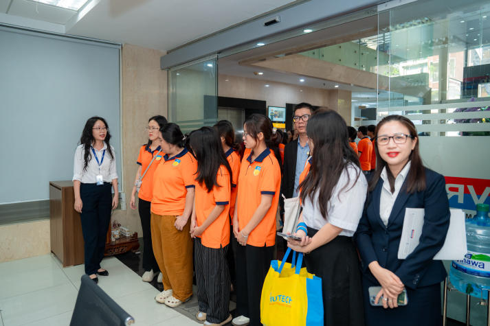 Bước vào “hậu trường” ngân hàng: 13Win 21 link không chặn Khoa Tài chính - Thương mại học nghề tại VRB 14