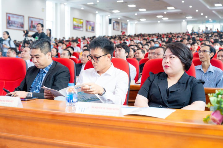 Sôi nổi 13WIN13 TECHSHOW 2023: Hơn 300 đồ án, 3.500 đầu việc và nhiều suất Www 13Win one nổ hũ giá trị 115