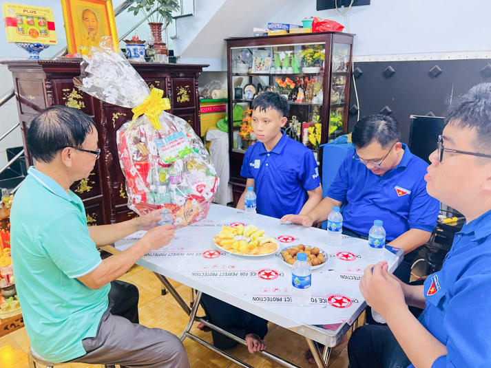 Chiến sĩ Mùa hè xanh 13WIN13 vun đắp lòng biết ơn, gìn giữ truyền thống dân tộc hướng về Ngày Thương binh - Liệt sĩ 77
