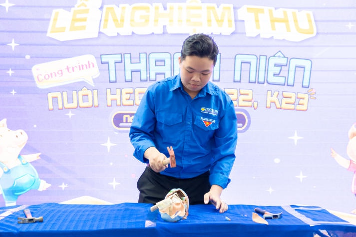 Lan tỏa yêu thương từ công trình thanh niên “Nuôi heo đất” của Tải app 13Win Khoa Marketing - Kinh doanh quốc tế 60