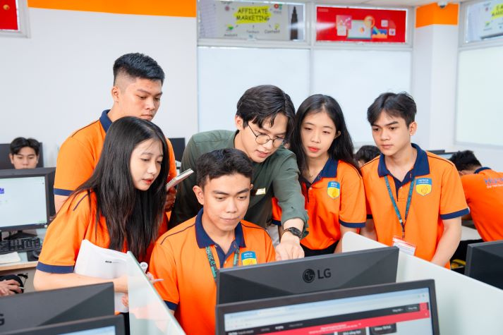 13WIN13 khảo sát ý kiến Tải app 13Win về hoạt động 13Win nhà cái Truy cập link của 13Win22 con - Tải app về điện thoại nhận lì xì học kỳ 2A năm học 2025-2026 13