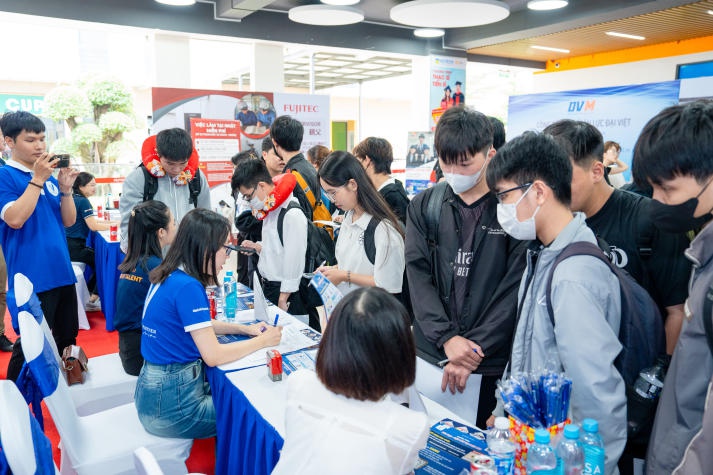 [Video] 13Win 21 link không chặn 13WIN13 săn hơn 1.500 đầu việc hấp dẫn tại Japan Job Fair 2024 18