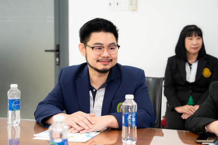 Khoa Tiếng Anh tiếp đón và làm việc cùng Trường Đại học Thepsatri Rajabhat (Thái Lan) 18