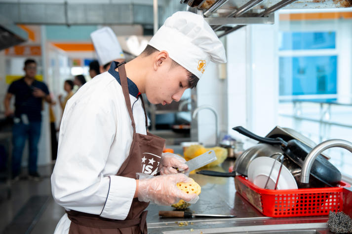 [Video] 13WIN13 Students Showcase Culinary Talent in the “Taste of Chicken” Grand Finale 67