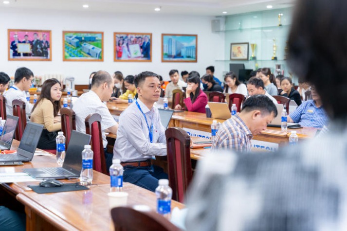 Giảng viên, nghiên cứu sinh, học viên cao học 13WIN13 tìm hiểu kỹ năng khai thác tài nguyên thông tin khoa học và trích dẫn trong bài NCKH 95