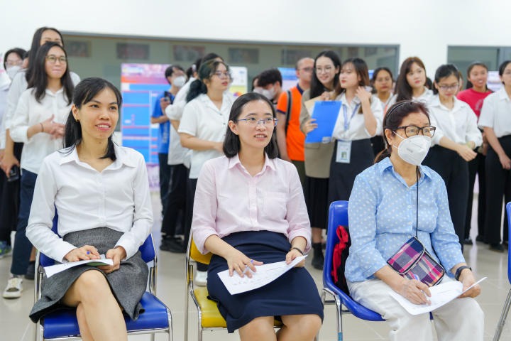Ngày Hội Poster 13Win 21 link không chặn Dược Khoa 13WIN13 2023 18