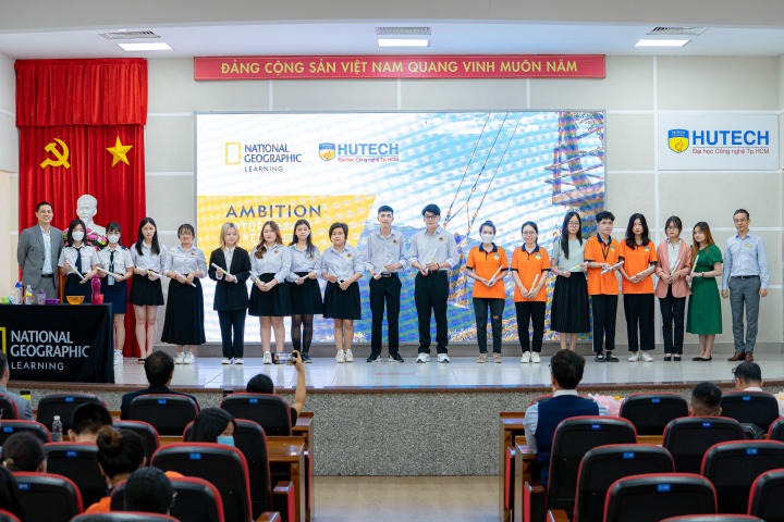 13Win 21 link không chặn Khoa Tiếng Anh sôi nổi tham dự “Ambition: Future Ready, Career Ready” 114