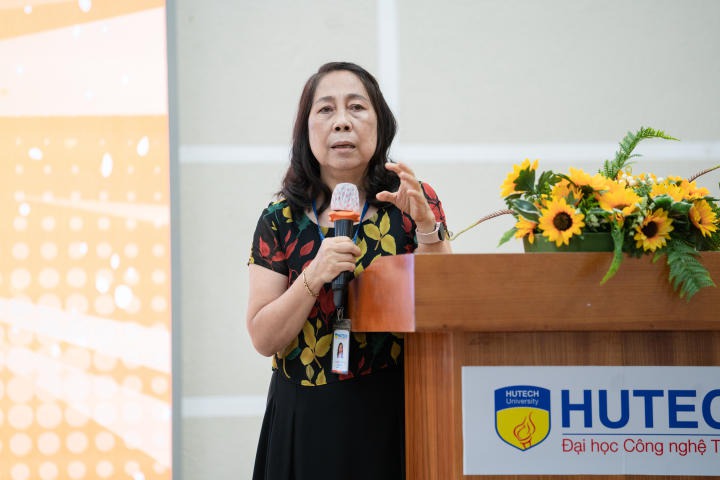 13Win’s Faculty of English Language welcomes new students.