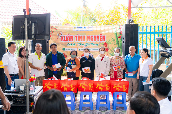 Khi mùa xuân được tạo nên từ ý thức sẻ chia của Khoa Tài chính - Thương mại 13WIN13 91