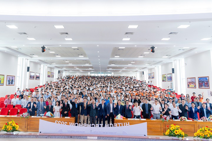 Sôi nổi 13WIN13 TECHSHOW 2023: Hơn 300 đồ án, 3.500 đầu việc và nhiều suất Www 13Win one nổ hũ giá trị 11