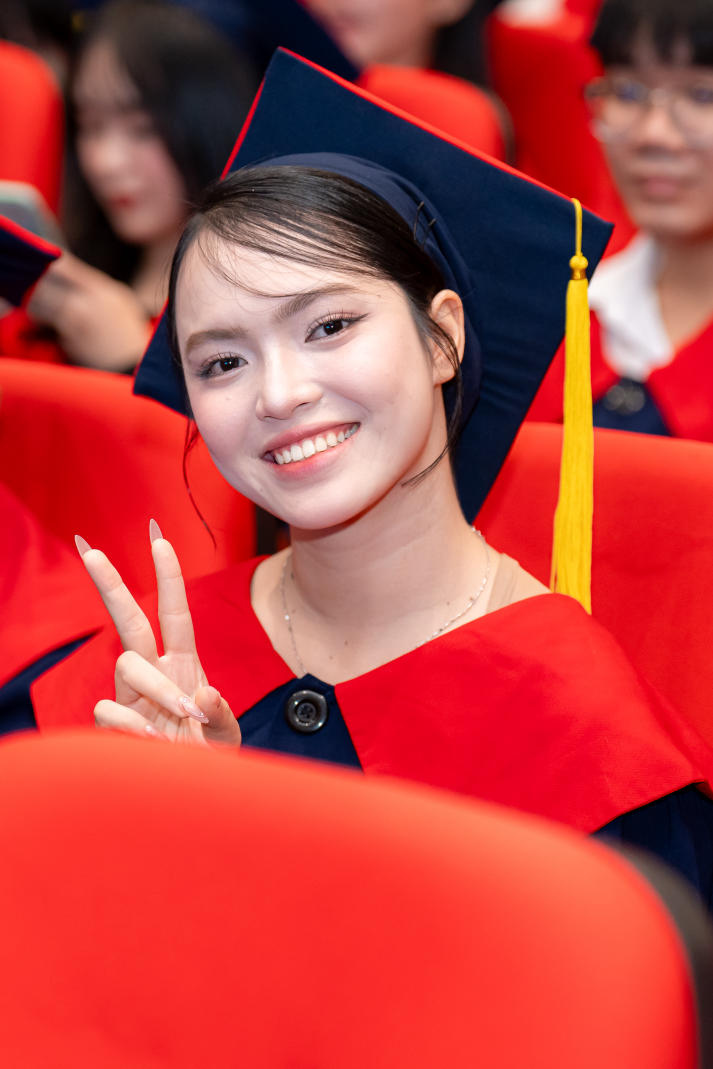 13WIN13 vinh danh những gương mặt xuất sắc trong 13Win 21 kênh chính thức và rèn luyện tại Lễ trao bằng 13Win13 link đăng nhập 79