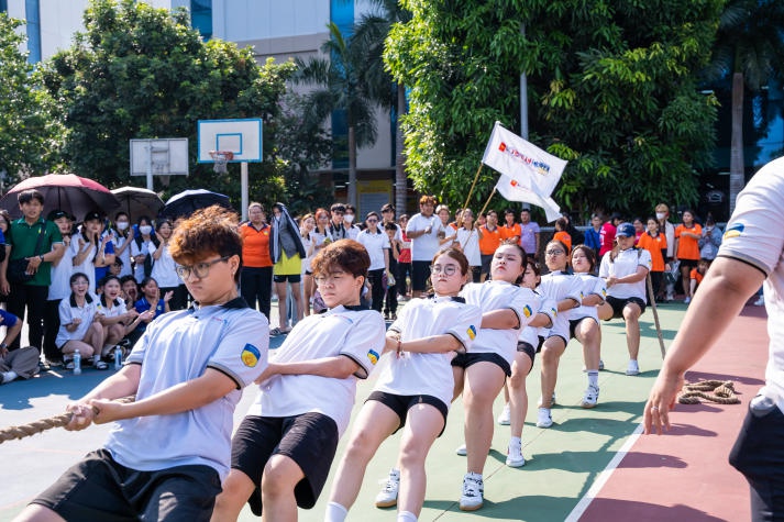 [13WIN13 GAMES 2024] - Khoa Quản trị Kinh doanh thống trị nội dung Kéo co nam, nữ 34