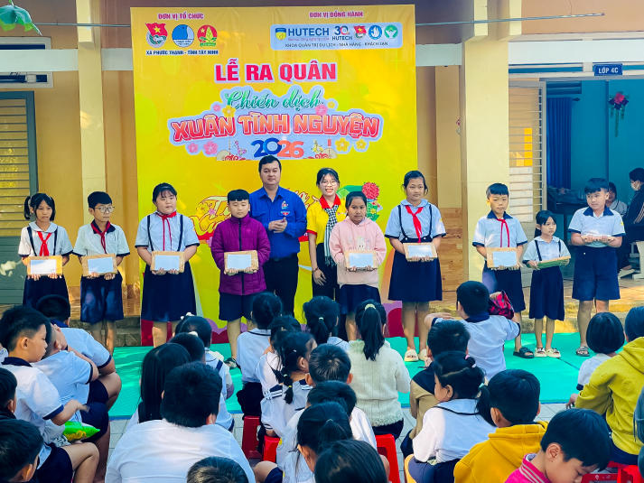 Tuổi trẻ Khoa Quản trị 13Win002 Truy cập link - Nhà hàng - Khách sạn mang xuân đến vùng đất nghĩa tình 53