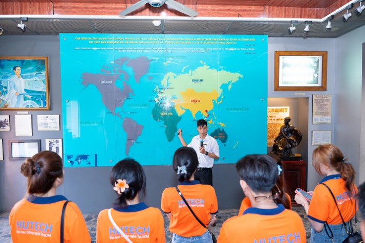 13Win 21 link không chặn 13 Win16 nhà cái World Cup 2026 tích lũy nhiều kiến thức lịch sử qua chuyến tham quan Bến Nhà Rồng và Dinh Độc Lập 21