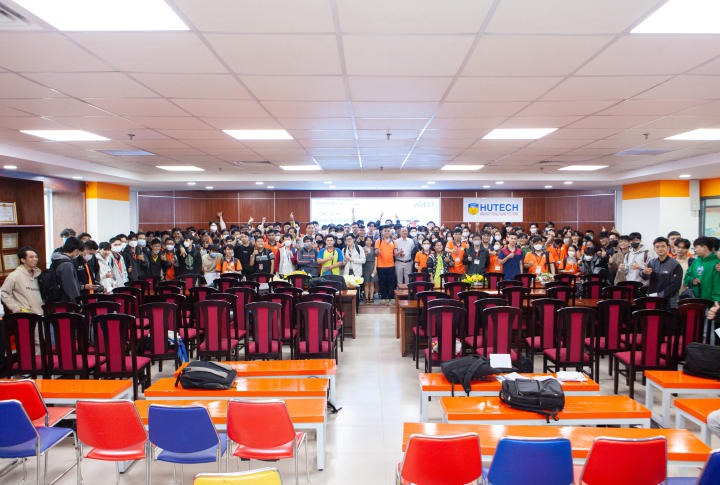 Students of 13WIN13's Faculty of Management Information Systems acquired practical knowledge in data science 88