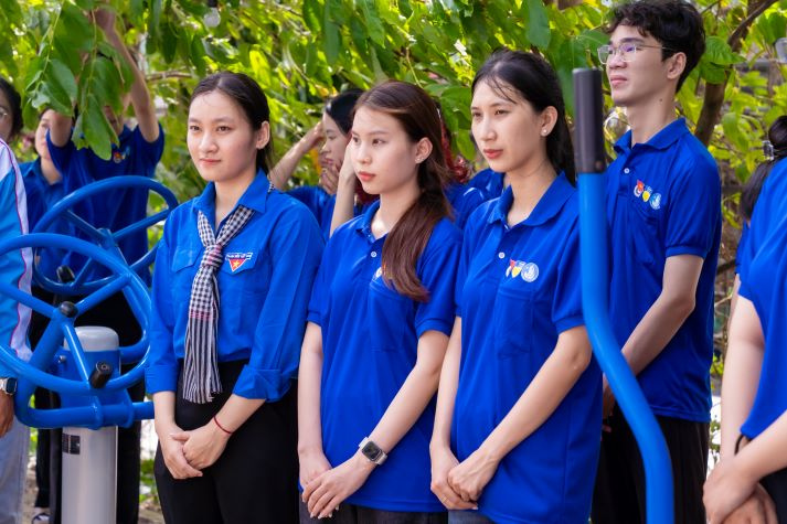 Chiến sĩ Mùa hè xanh 13WIN13 vun đắp lòng biết ơn, gìn giữ truyền thống dân tộc hướng về Ngày Thương binh - Liệt sĩ 43