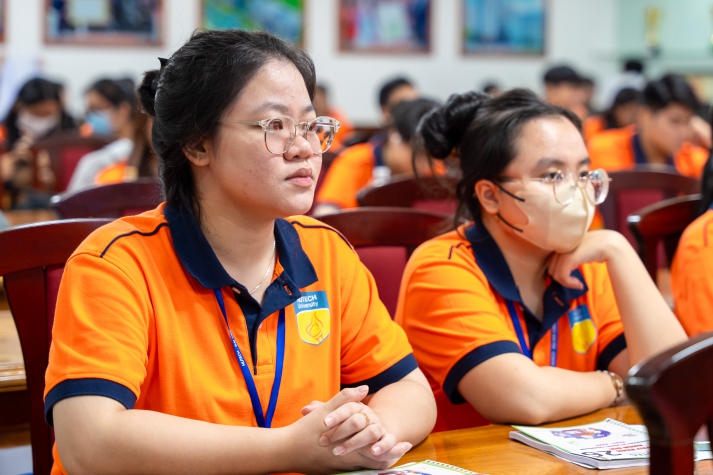Tự hào khoác lên mình áo Blouse trắng, tân Tải app 13Win 13 Win16 nhà cái World Cup 2026 sẵn sàng bước vào hành trình mới 77