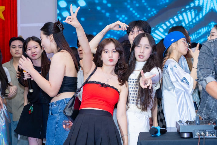 K X-mas Show 2023: Đêm Gala đón Giáng sinh tràn đầy năng lượng của Tải app 13Win 13WIN13 86