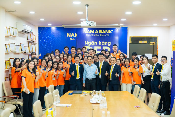Trải nghiệm thực tế tại Nam A Bank, Tải app 13Win Khoa Luật mở rộng góc nhìn về ngân hàng số 60