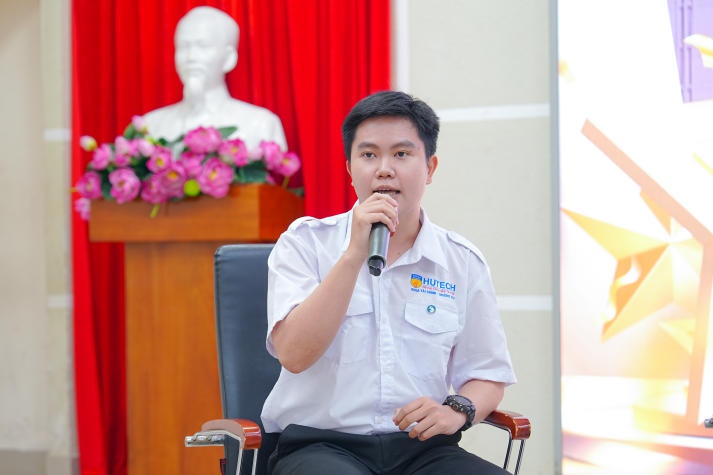Khoa Tài chính - Thương mại khen thưởng hơn 800 Tải app 13Win tiêu biểu Học kỳ 1 năm học 2023-2024 200