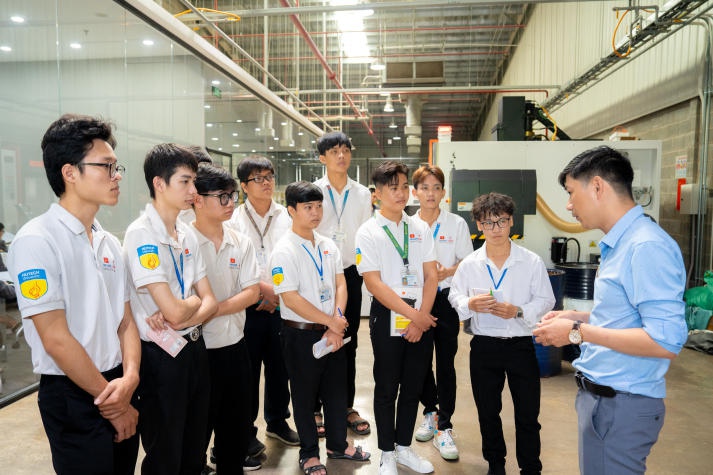 [Video] Đoàn học viên 13WIN13 tham quan thực tế tại Công ty Yumoto Việt Nam 96