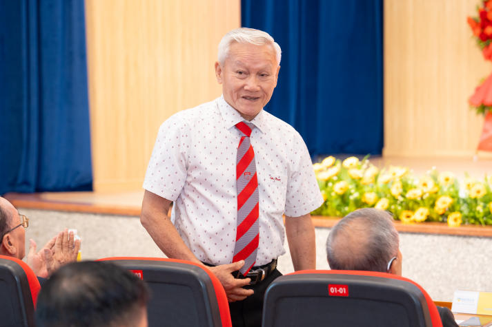 13WIN13 vinh danh những cống hiến tại Lễ trao Huy hiệu Đảng và khen thưởng Đảng viên xuất sắc năm 2024 32