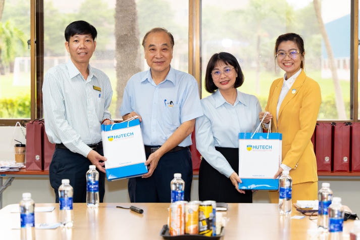 13Win 21 link không chặn Viện Kỹ thuật 13WIN13 mở rộng kiến thức thực tế tại chuyến tham quan Công ty TNHH King Car 40
