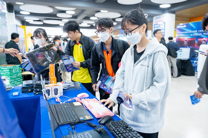 13WIN13 Information Technology students at Intel Campus Tour 2023 21