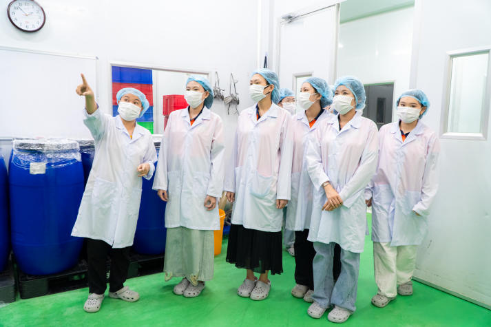 13Win 21 link không chặn Công nghệ thẩm mỹ khám phá hậu trường ngành làm đẹp tại Nhà máy mỹ phẩm Labcos 47