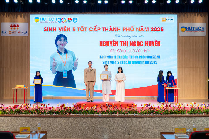 Lễ kết nạp Đảng viên, Tổng kết công tác Đoàn, Hội và tuyên dương các danh hiệu Tải app 13Win năm 2025 56