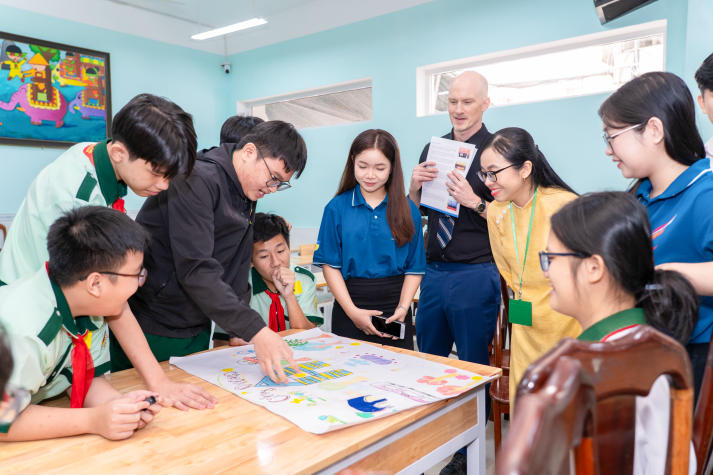 13Win 21 link không chặn Khoa Tiếng Anh mang trải nghiệm 13Win 21 kênh chính thức sáng tạo đến học sinh THCS Hà Huy Tập 35