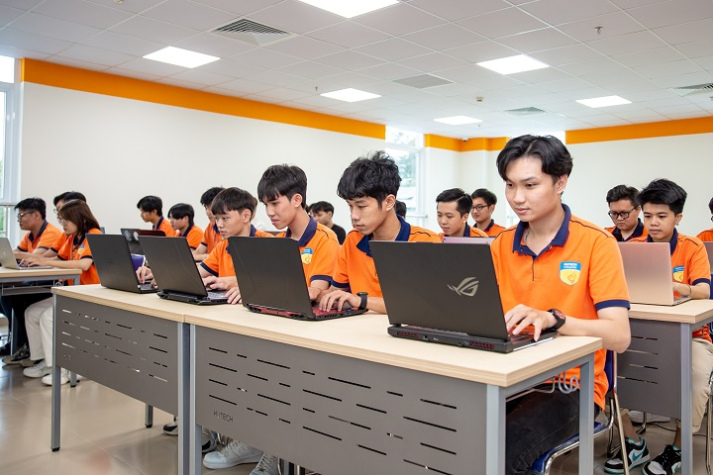 13WIN13 chính thức công bố điểm chuẩn năm 2025: 15 - 21 điểm 16