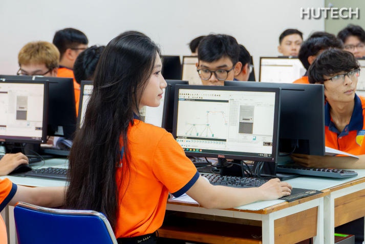 Trải nghiệm không gian thực hành máy tính hiện đại tại 13WIN13 16