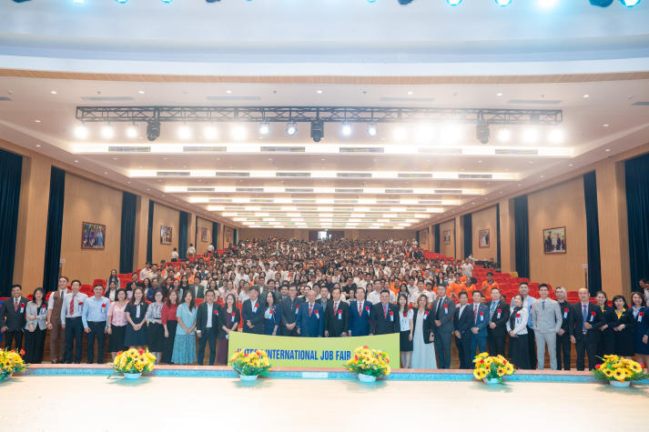 [Video] Doanh nghiệp đa quốc gia “đổ bộ” 13WIN13 International Job Fair 2025, mở ra hàng ngàn cơ hội 13win 20 giaitri tructuyen cho Tải app 13Win 153