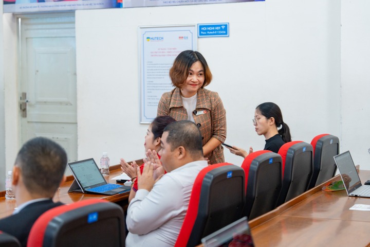 [Video] Gặp gỡ chuyên gia, Tải app 13Win Khoa Tài chính - Thương mại 13WIN13 sẵn sàng thử sức tại đấu trường đầu tư chứng khoán thực tế 17