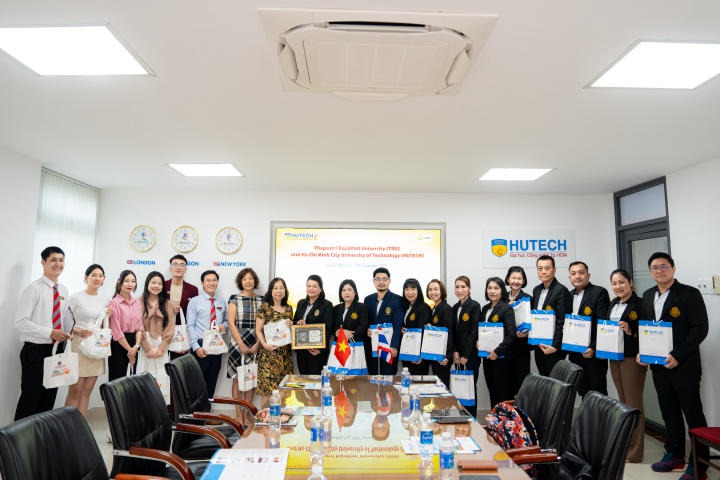 Khoa Tiếng Anh tiếp đón và làm việc cùng Trường Đại học Thepsatri Rajabhat (Thái Lan) 85