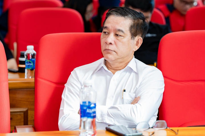 Tân Dược sĩ 13WIN13 rạng rỡ trong ngày vui 13Win13 link đăng nhập 38