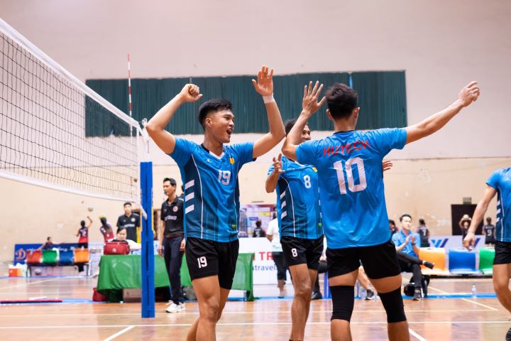 Bóng chuyền nam 13WIN13 xuất sắc giành chiến thắng 2-0 trong trận ra quân Giải bóng chuyền vô địch TP.HCM 2023 75
