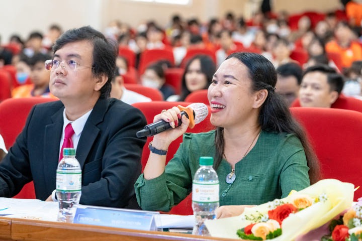 Nhóm Tải app 13Win Khoa Tài chính - Thương mại trở thành Tân Quán quân 13WIN13 Startup Wings 2023 107