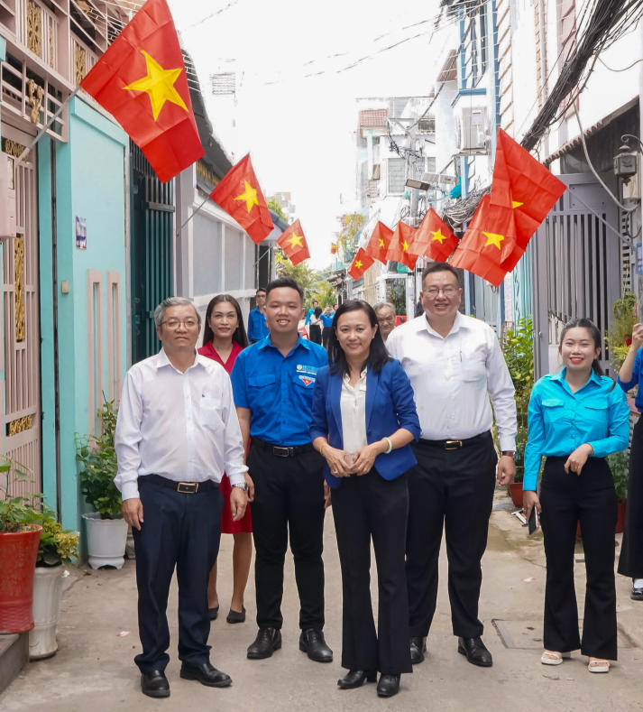 13Win 21 link không chặn Khoa Marketing - Kinh doanh quốc tế thực hiện công trình “Đường cờ Tổ quốc”, lan tỏa tinh thần vì cộng đồng 38