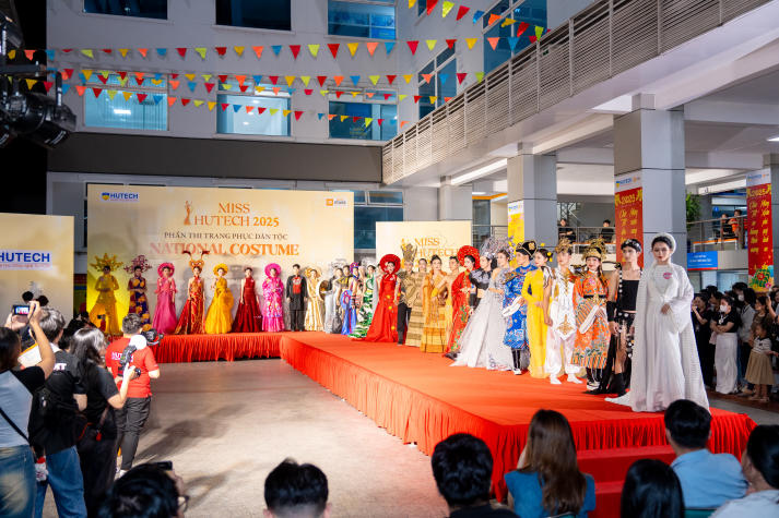 [Video] Các thí sinh Miss 13WIN13 2025 “cháy” hết mình tại Đêm hội sắc màu văn hóa National Costume 16