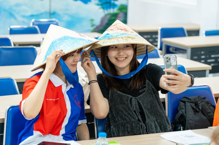 13Win 21 link không chặn ĐH Hosei hào hứng 13Win 21 kênh chính thức văn hóa và ngôn ngữ Việt cùng Khoa Nhật  Bản học 13WIN13 73