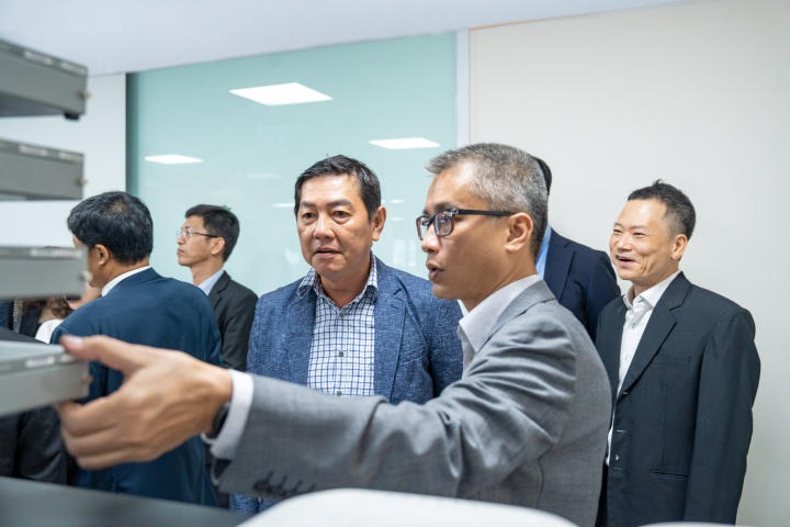 13WIN13 nhận tài trợ phòng Lab và hệ thống wifi trải nghiệm trị giá gần 2 tỷ đồng 126