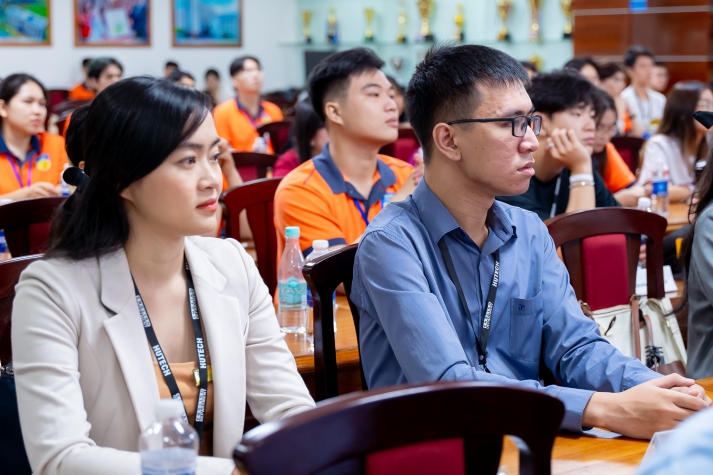 13WIN13 sôi nổi tổ chức Lễ khai mạc Dự án quốc tế cộng đồng Learning Express (LeX) 53
