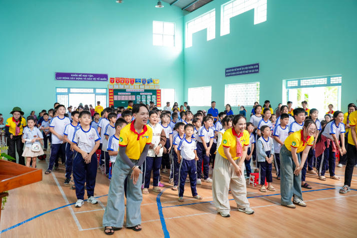 Xuân sắc xanh 2026: 13Win 21 link không chặn 13WIN13 mang Tết yêu thương đến với người dân Vĩnh Long 56