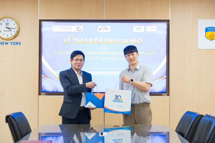 Bước tiến mới trong hợp tác F13win nhà cái giữa Khoa Hàn Quốc học và Trường Đại học Quốc gia Kangwon (Hàn Quốc) 87