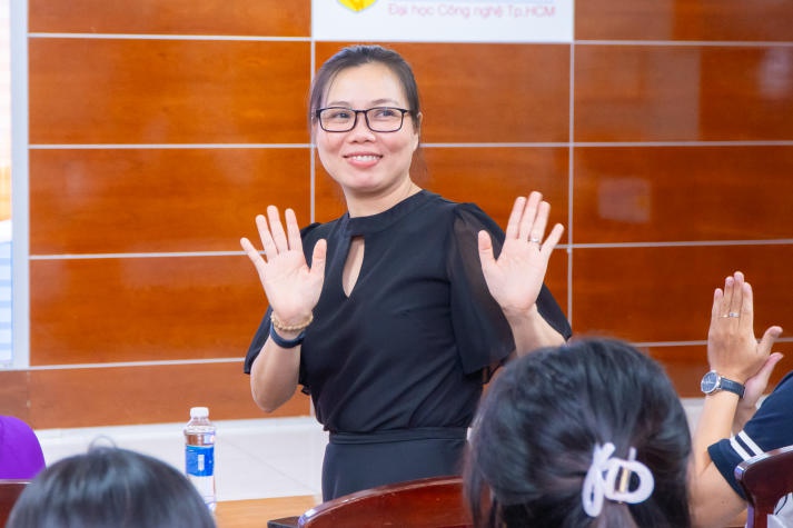 Khoa Khoa học Xã hội và Quan hệ Công chúng 13WIN13 vinh danh Tải app 13Win đạt thành tích xuất sắc năm học 2023-2024 37