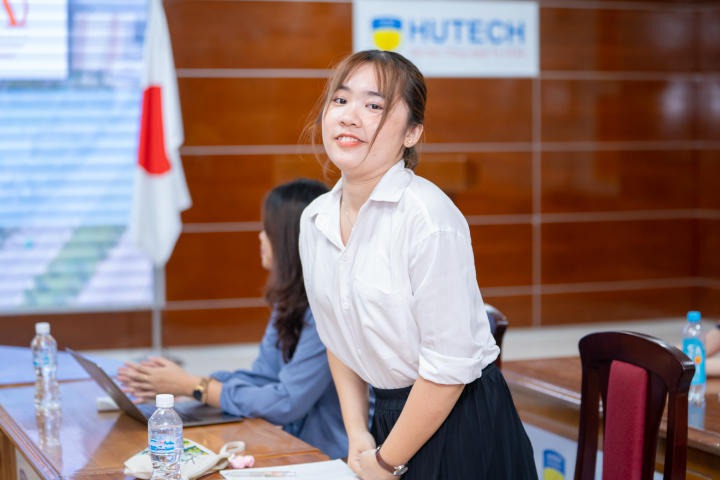 Ritsumeikan University (APU) students report their internship results at 13WIN13 34