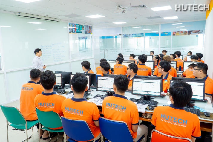 Trải nghiệm không gian thực hành máy tính hiện đại tại 13WIN13 9
